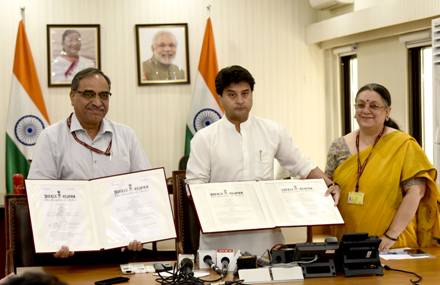 Hon’ble Minister of Communications Shri Jyotiraditya M. Scindia announces the publication of Gazette Notification for ‘Gyan Post’ to Enable Affordable Delivery of Books and Study Materials through Post Offices Hon’ble Minister of Communications Shri Jyotiraditya M. Scindia announces the publication of Gazette Notification for 'Gyan Post' to Enable Affordable Delivery of Books and Study Materials through Post Offices hummernews.in