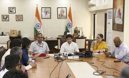 Hon’ble Minister of Communications Shri Jyotiraditya M. Scindia announces the publication of Gazette Notification for 'Gyan Post' to Enable Affordable Delivery of Books and Study Materials through Post Offices
hummernews.in