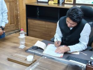 65 Challans Issued as ARTO Anantnag Flying Squad Cracks Down on Overloading Violations hummernews.in