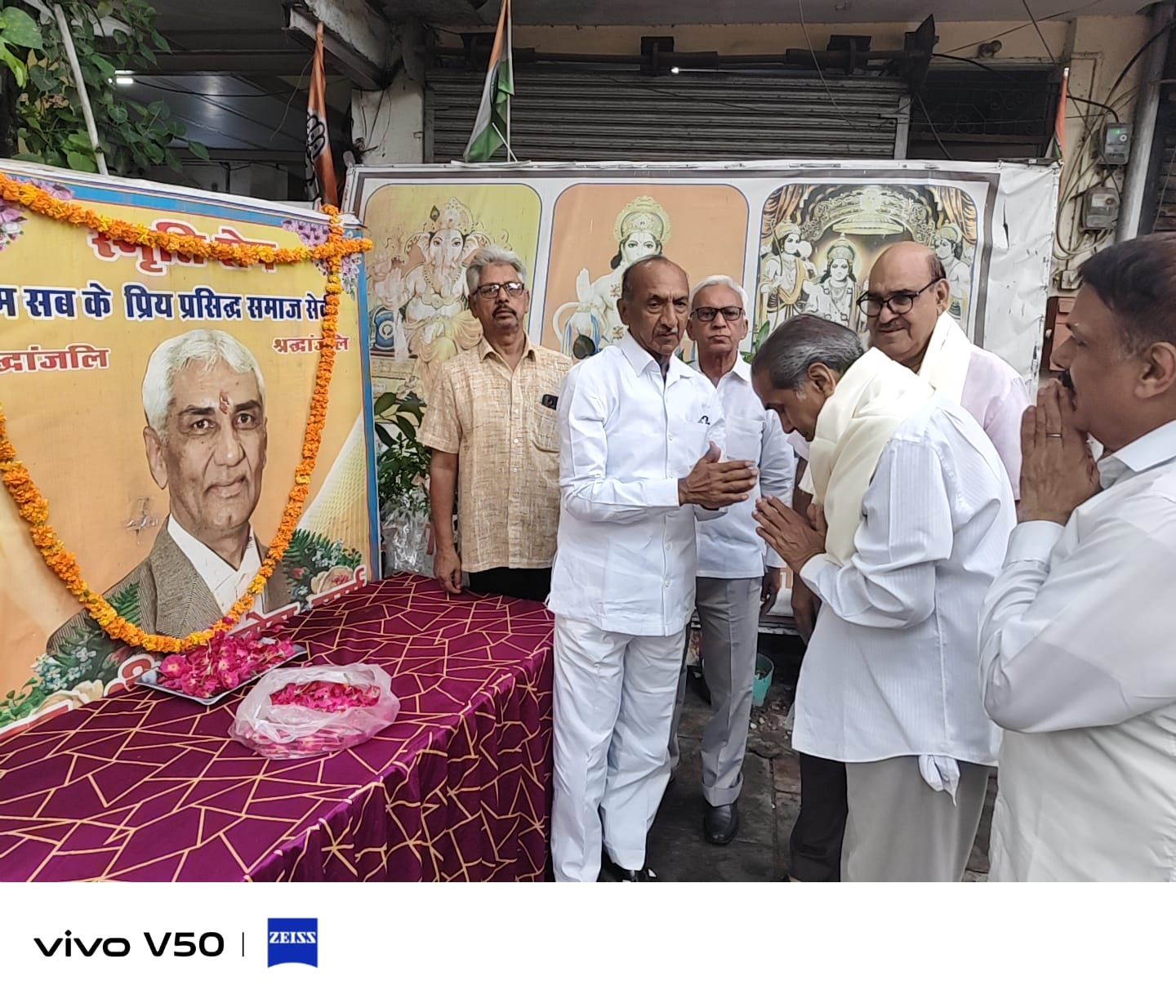 Tribute To Congress Leader Arunesh Sharma @ Pinky Bhai At Gandhi Market. hummernews.in