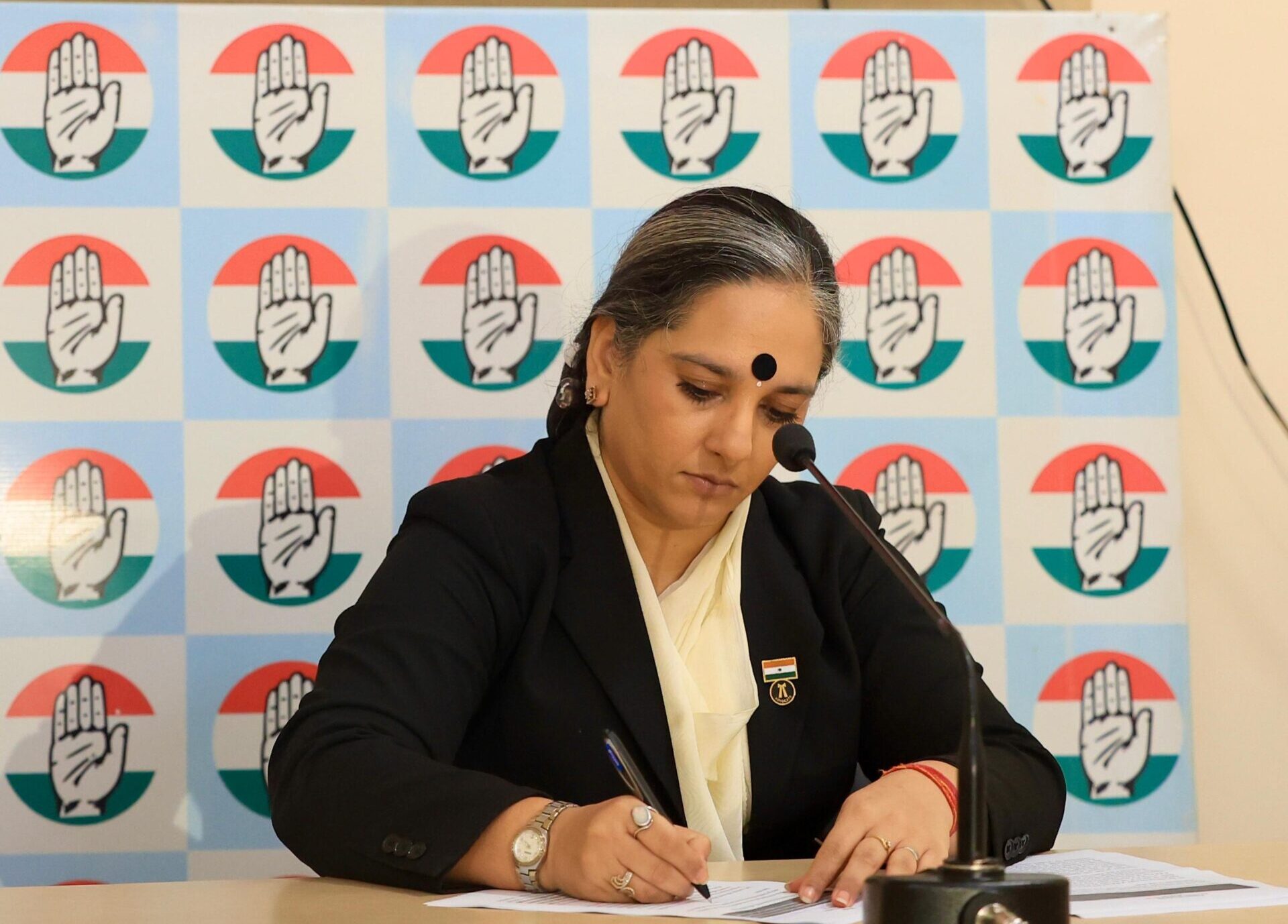 Congress seeks removal of Vikas Barala, Anu Pal from Haryana AG office hummernews.in