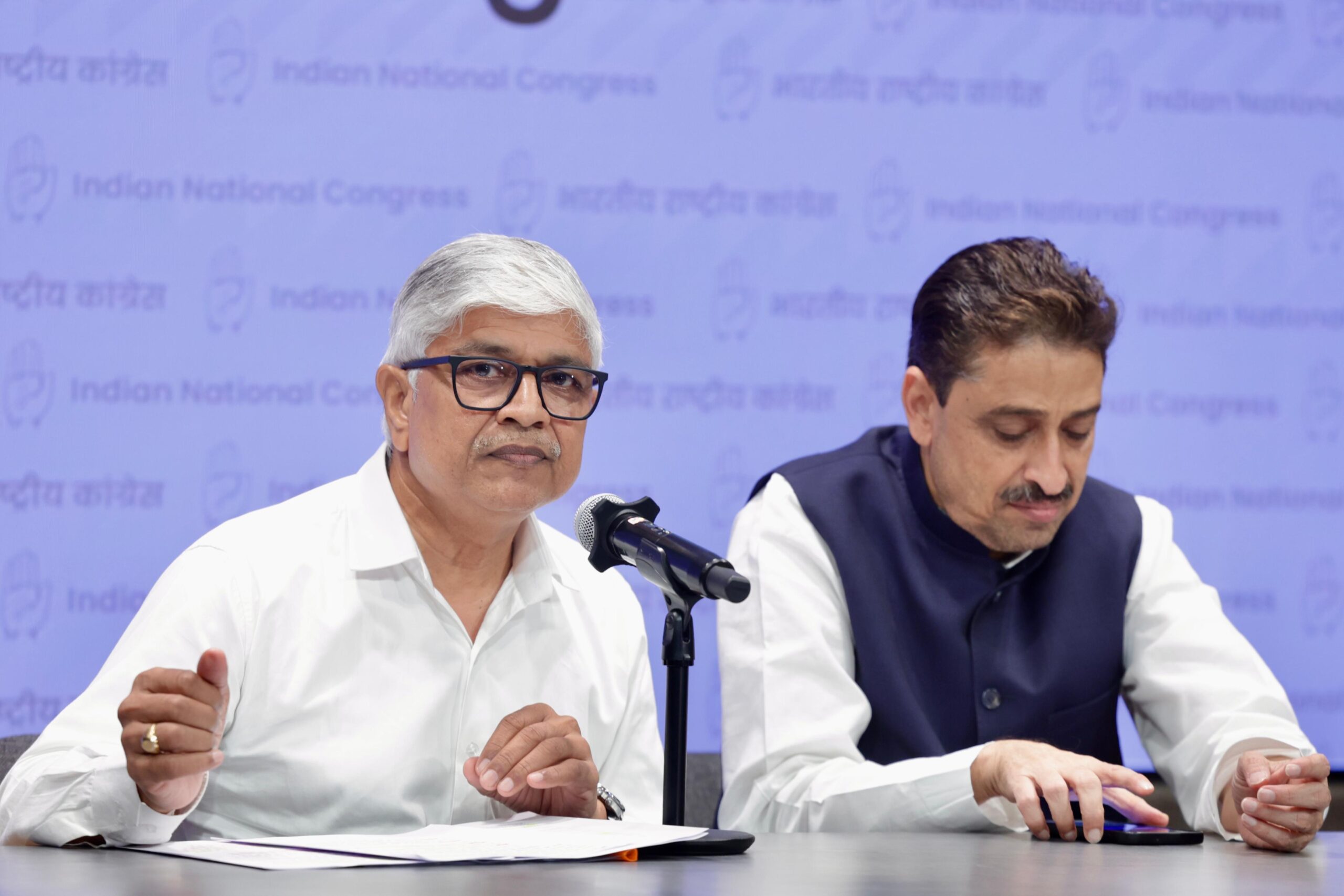 Shri Rajendra Pal Gautam, Chairman, SC Department, AICC and Shri Imran Masood, MP, addressed the media at Indira Bhawan, AICC Hdqrs, today . hummernews.in