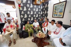 Rahul Gandhi visits families of Zubeen, Valmiki hummernews.in