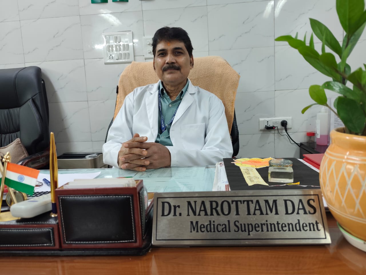 Dr. Narottam Das, Medical Superintendent, Swami Dayanand Hospital, with balanced emphasis on health, environment, and civic responsibility. hummernews.in