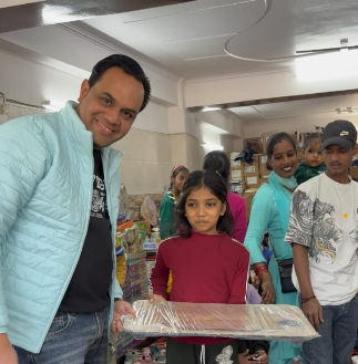 Books That Spark Dreams: Sunny Bhai's Silent Revolution https://hummernews.in/